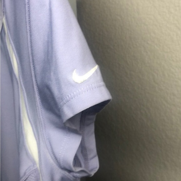 Nike Lavender Purple and White Fit Dry Athletic Short Sleeve Top Sz M - Picture 4 of 4